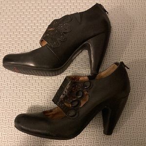 Miz Mooz Mary Jane’s